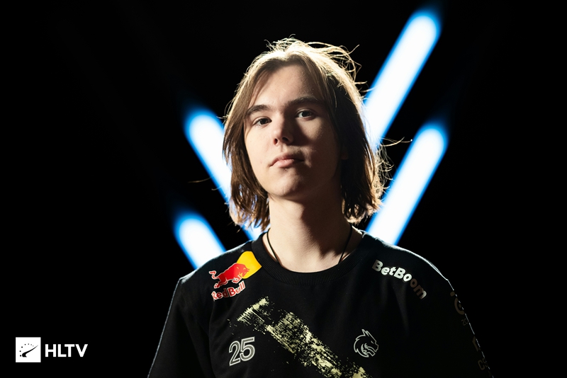 中站稳了脚 中站稳了脚